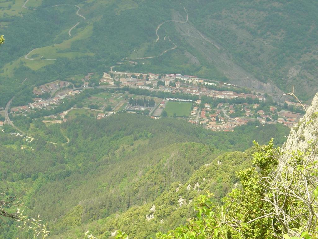 Aux Quatre Saisons Axat Panzió Kültér fotó