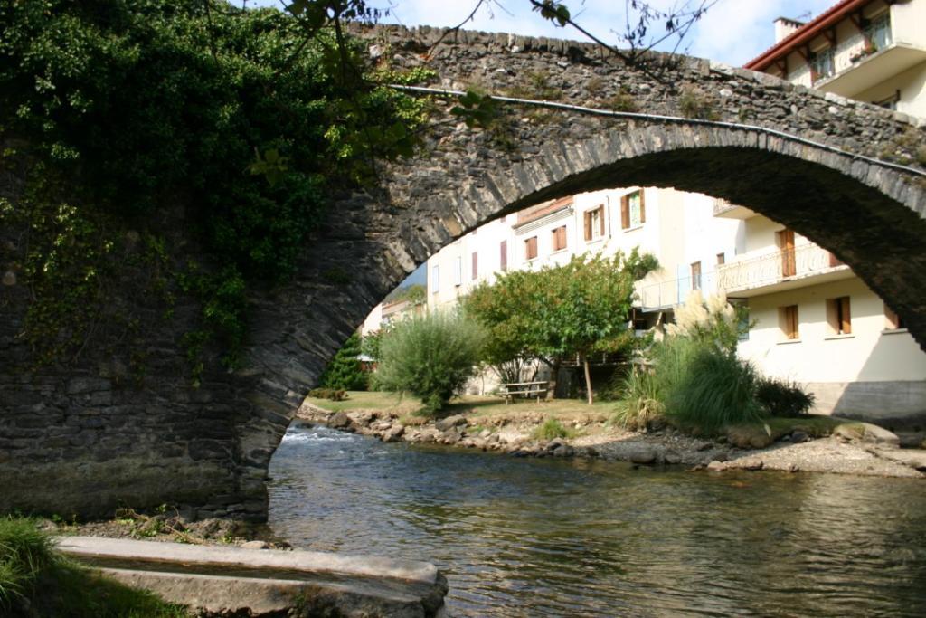 Aux Quatre Saisons Axat Panzió Kültér fotó